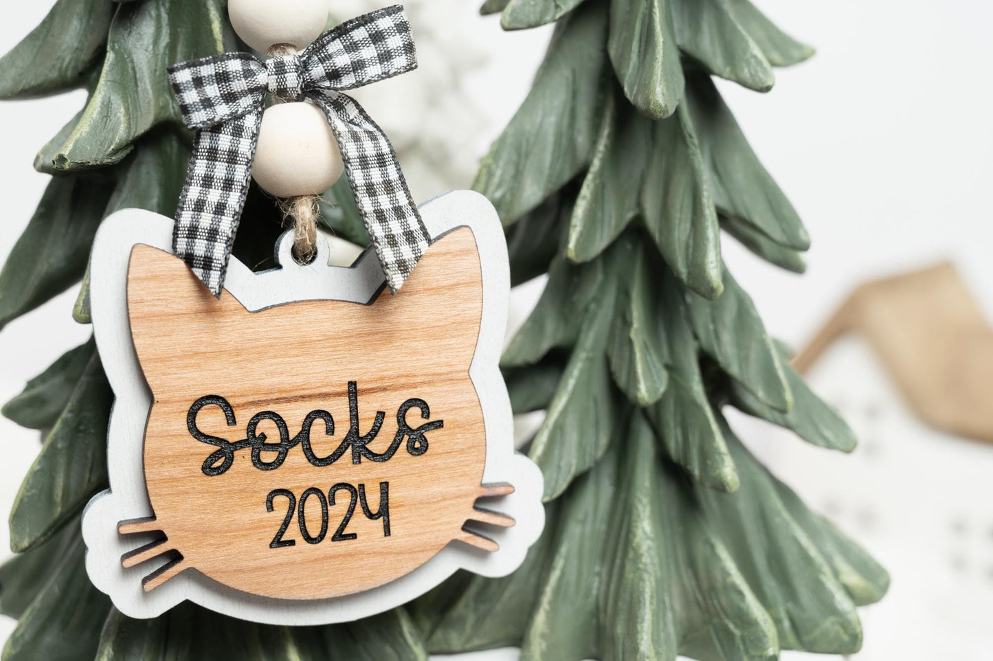 Personalized Pet Name Christmas Ornament - Custom Cat Name Ornament - Cat Gift Tag
